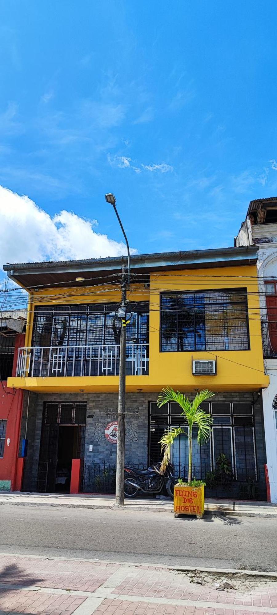 Flying Dog Hostel Икитос Экстерьер фото