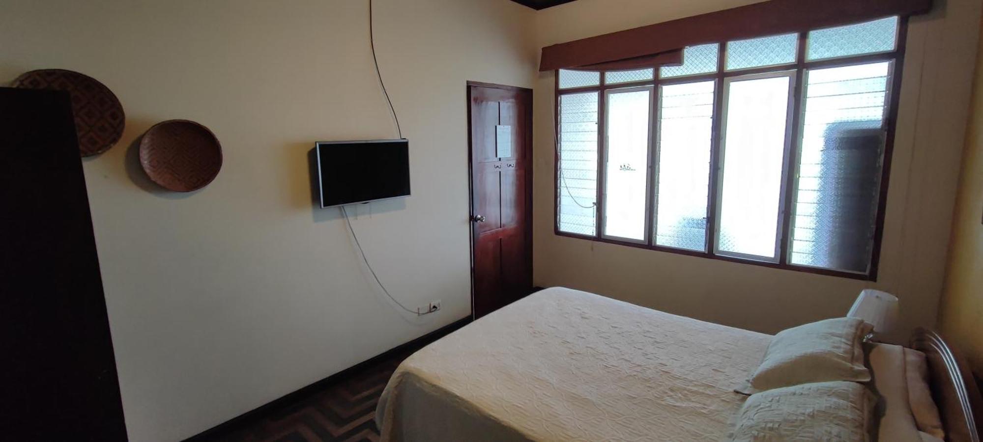 Flying Dog Hostel Икитос Экстерьер фото