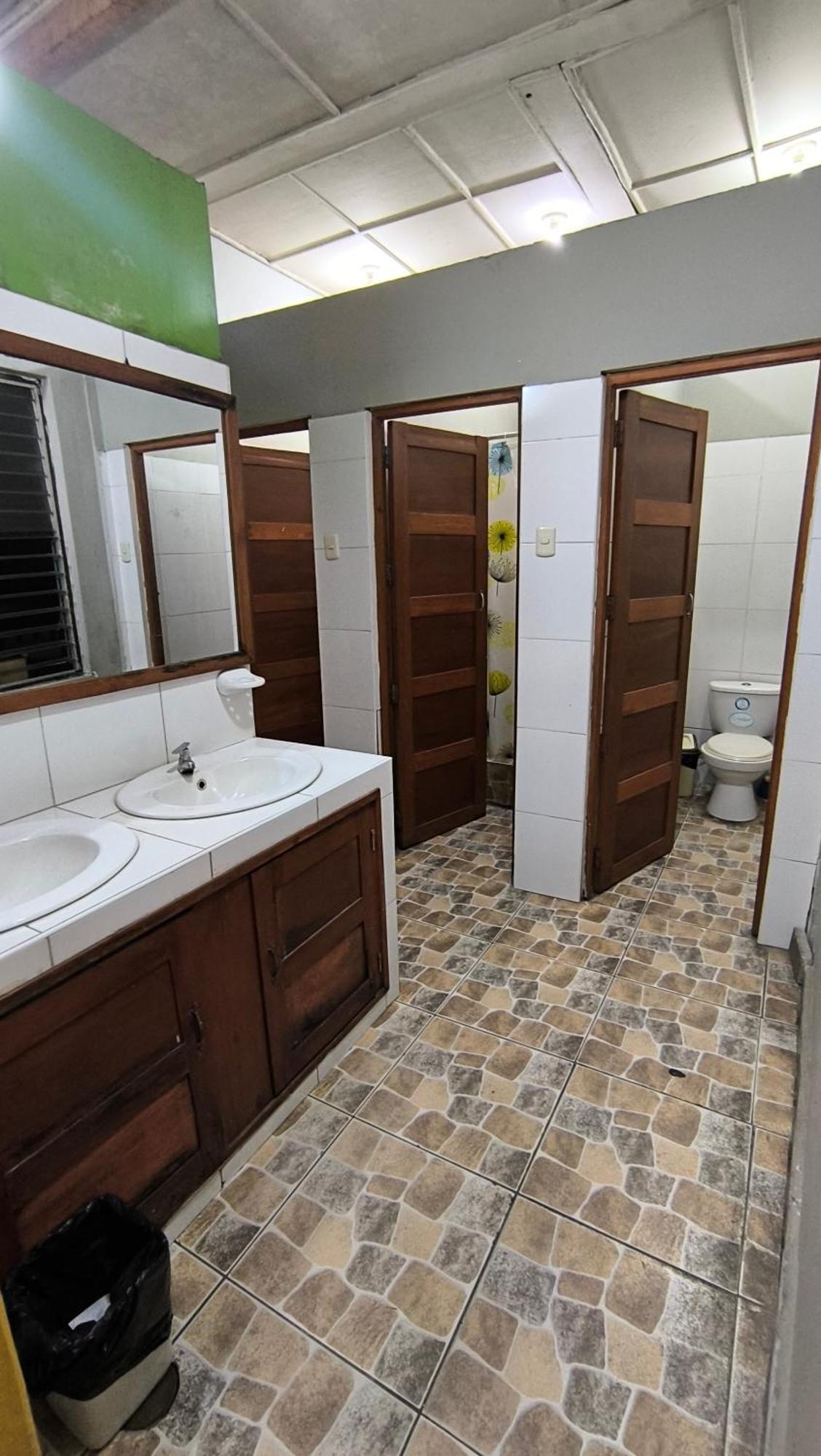 Flying Dog Hostel Икитос Экстерьер фото