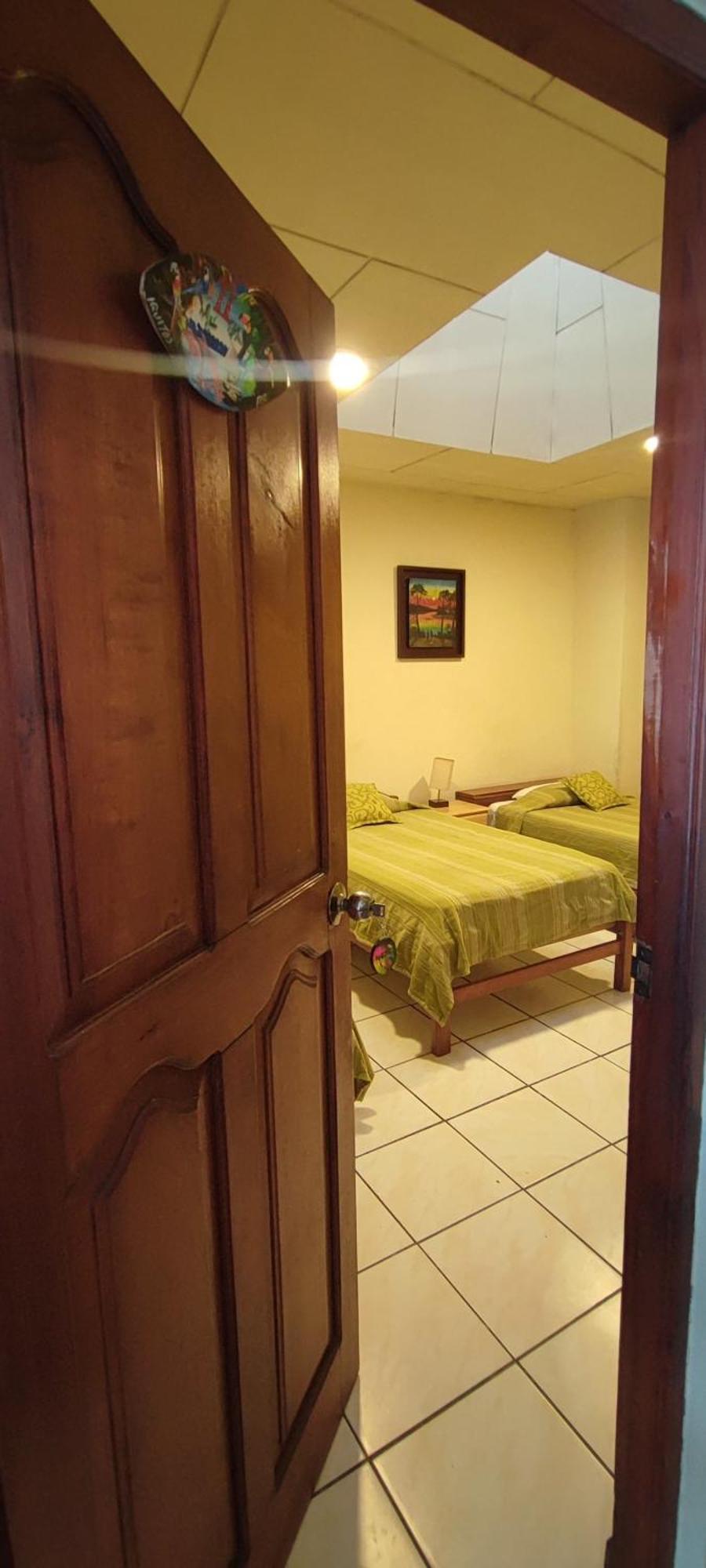 Flying Dog Hostel Икитос Экстерьер фото
