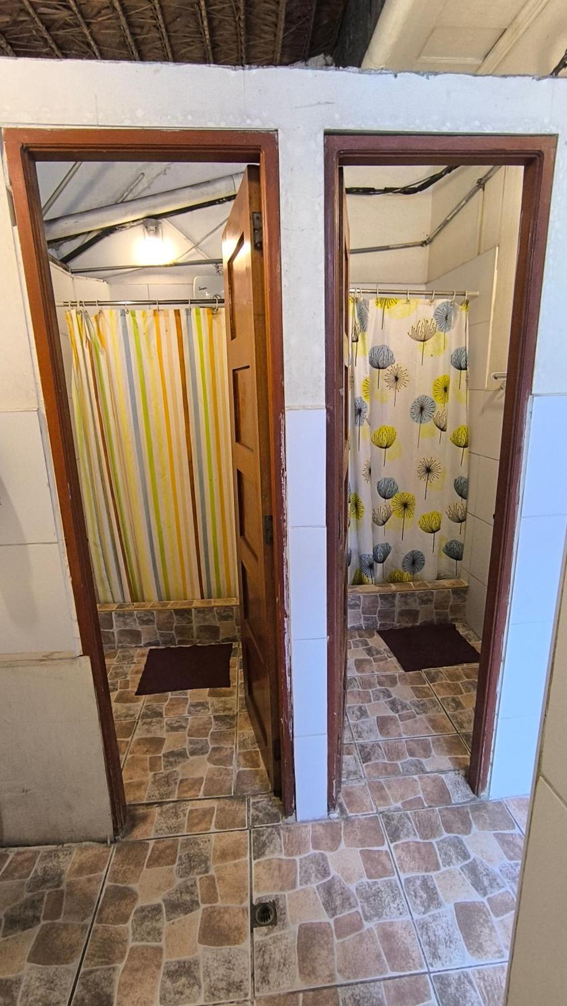 Flying Dog Hostel Икитос Экстерьер фото
