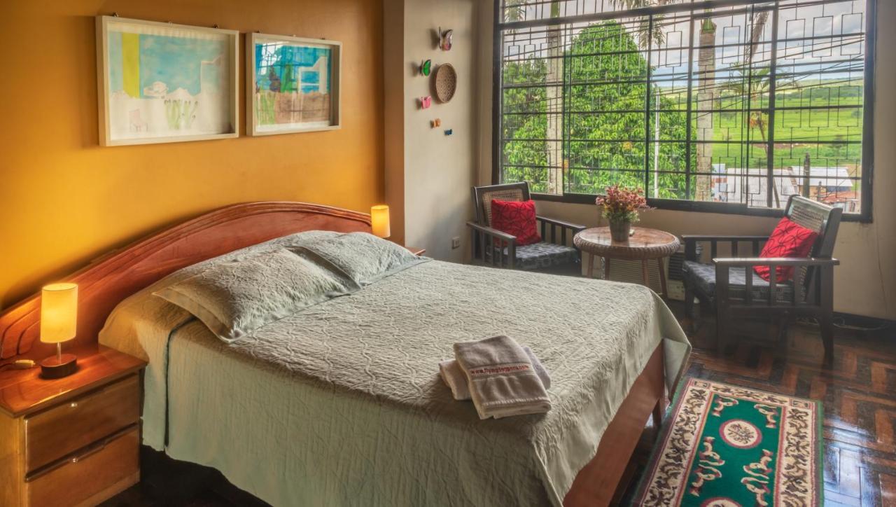 Flying Dog Hostel Икитос Экстерьер фото